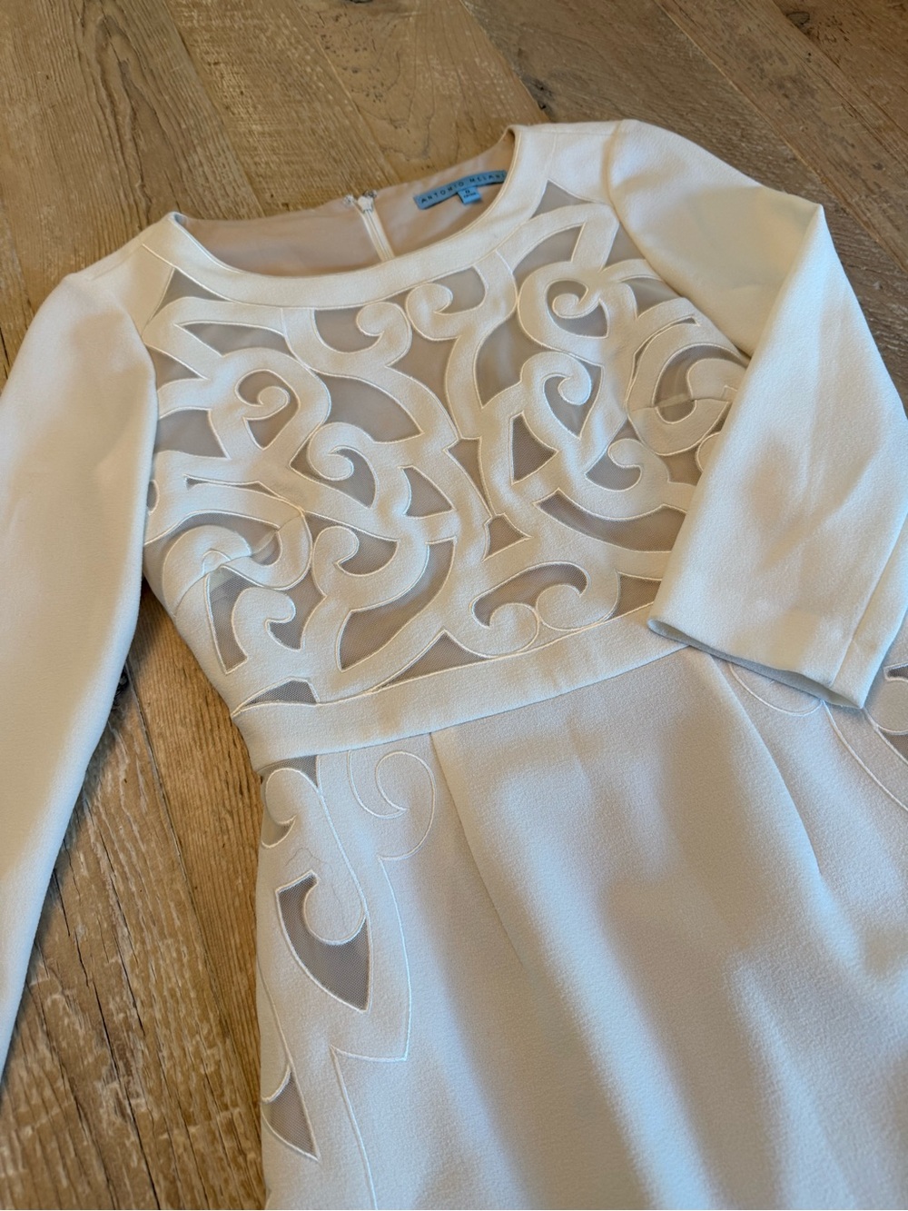 Antonio Melani White Laser-Cut Sheath Dress size 0 - Picture 2 of 13